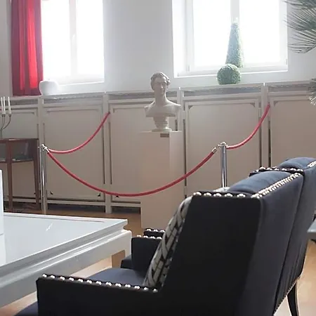 Hotel Am Theater 3*