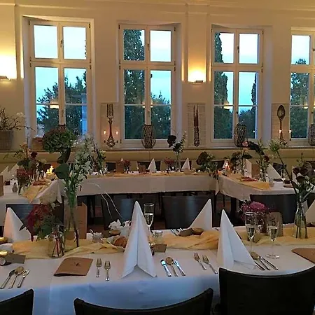 Hotel Am Theater 3*